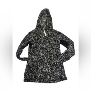 Lululemon Size 6 Black and White Patterned Hoodie‎